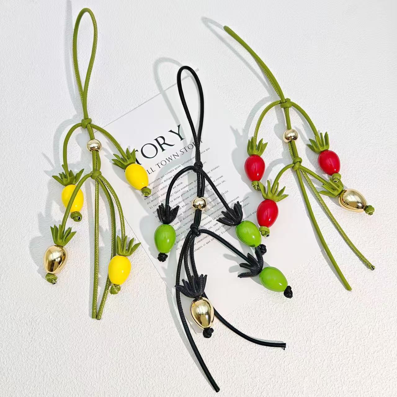 Colgante de piel de vaca con d - Women'S Accessories Loewe reseña y precio